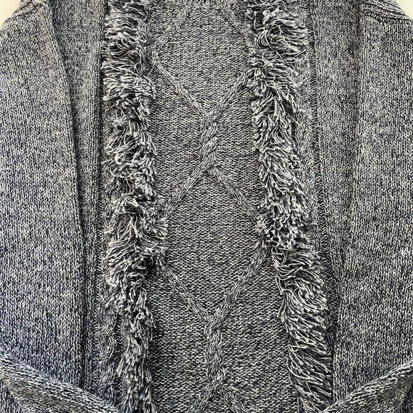 Bass women’s blue and white sweater with front fringe. New. Size S. Made in USA - Picture 4 of 8